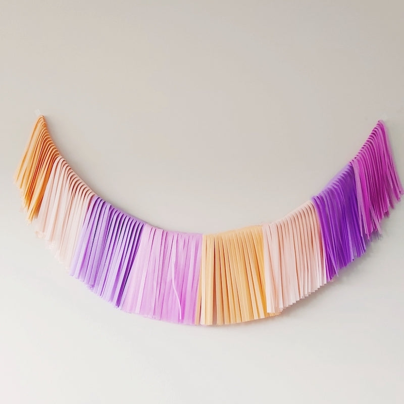 Guirnalda flecos papel de seda rosa sirena