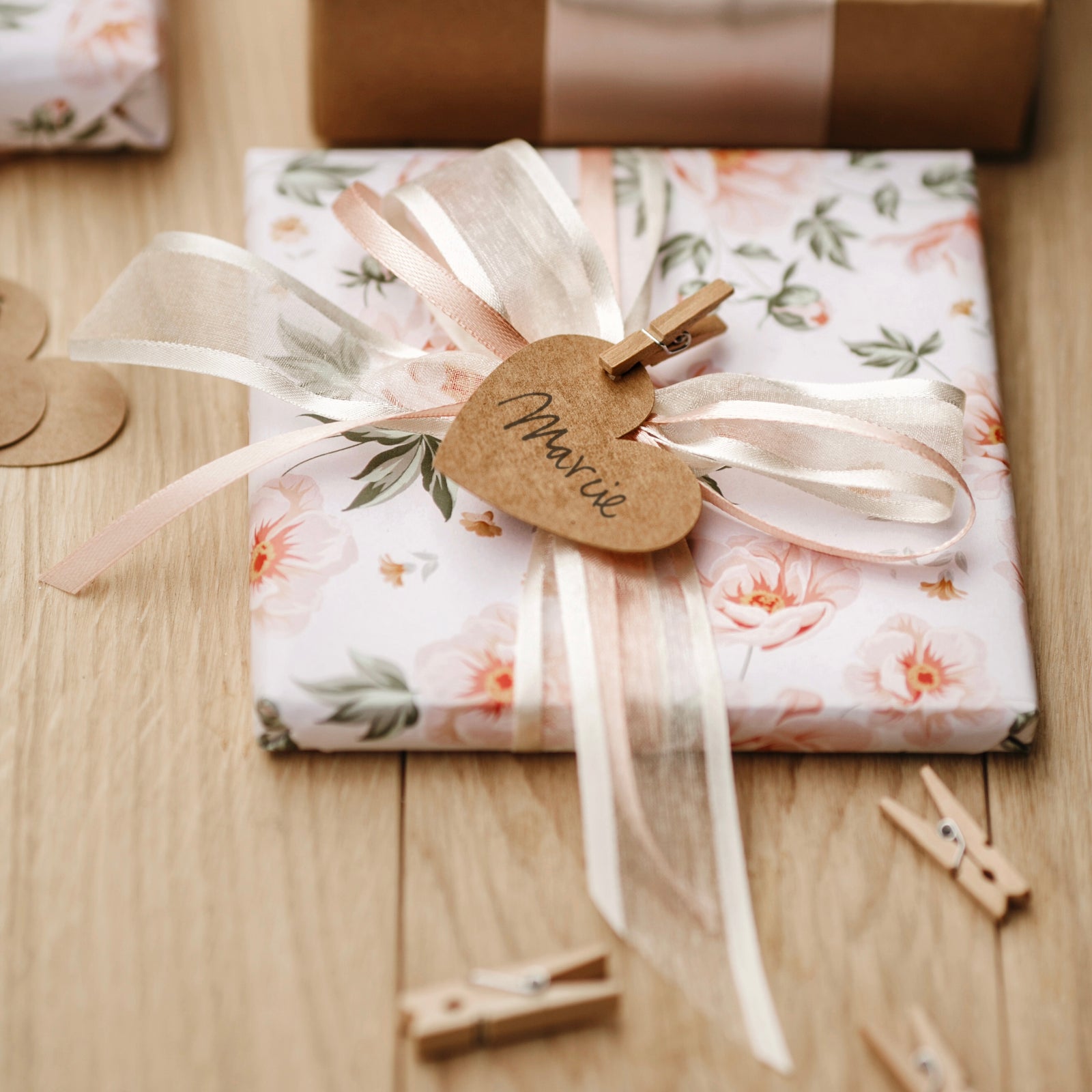 10 Pinzas de madera natural